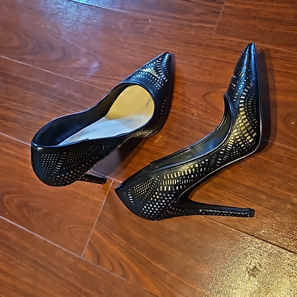 Size 10 shoedazzle pumps
